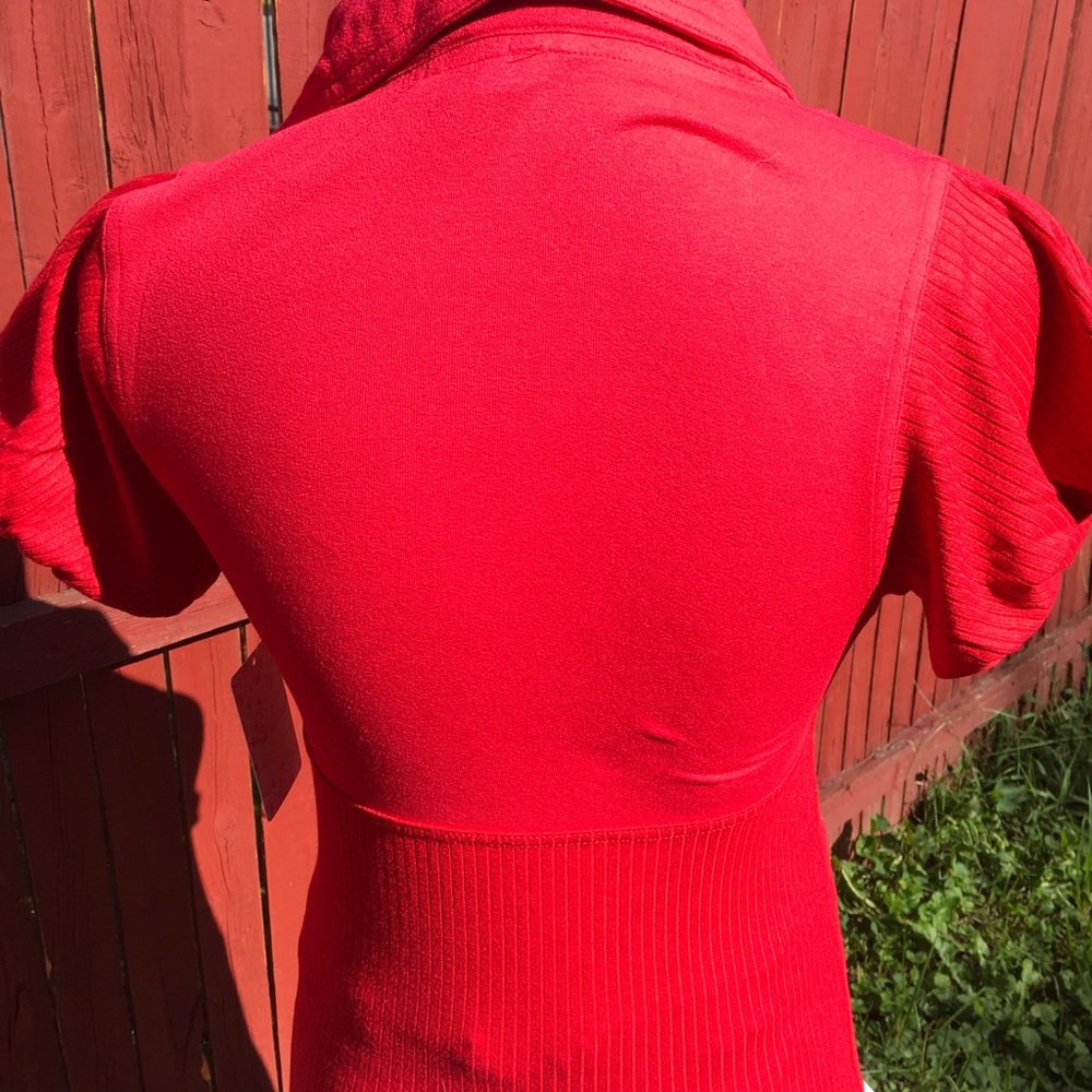 Red top - Picture 6 of 8